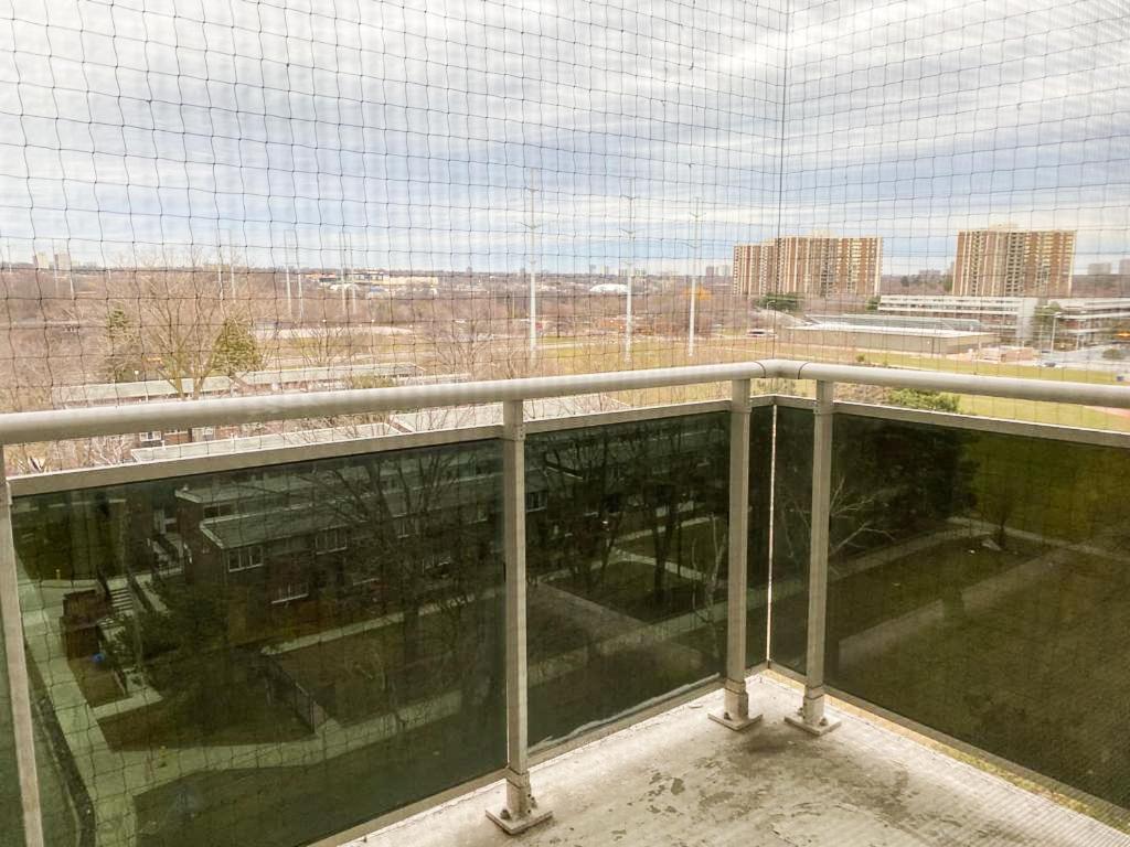 Bright Apartment Close To City With Free Parking Торонто Экстерьер фото